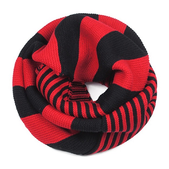 Chunky Two Tone Colorblock Knit Scarf, Red/Black - Picture 3 of 6